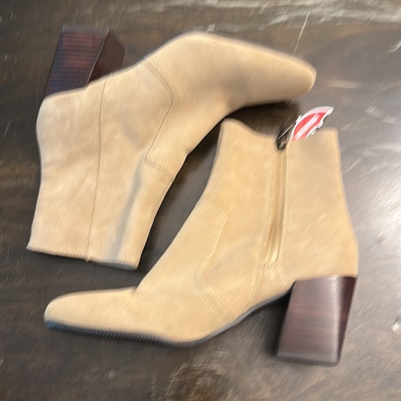 NEW $149 Blondo x Zappos Sadie suede waterproof ankle bootie women size 8.5, 10 - Picture 7 of 8